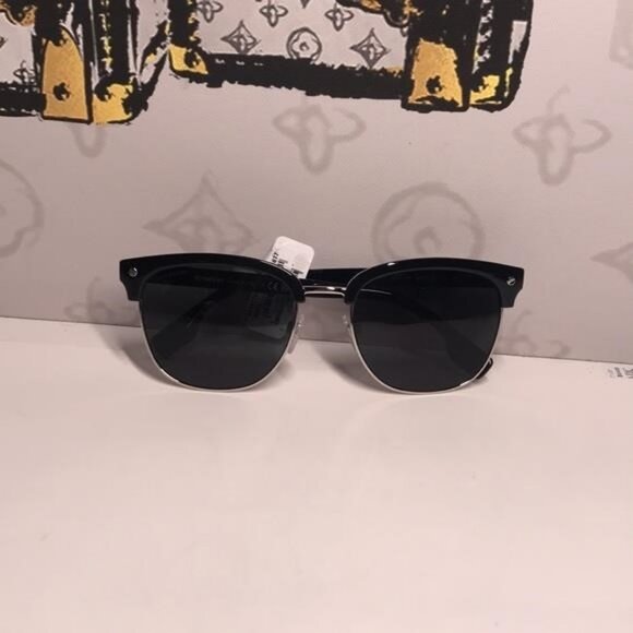 New Authentic Burberry BE4317 8351 Sunglasses - Picture 10 of 14